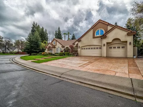2575 Templeton Dr, Redding, CA 96002 photo 2