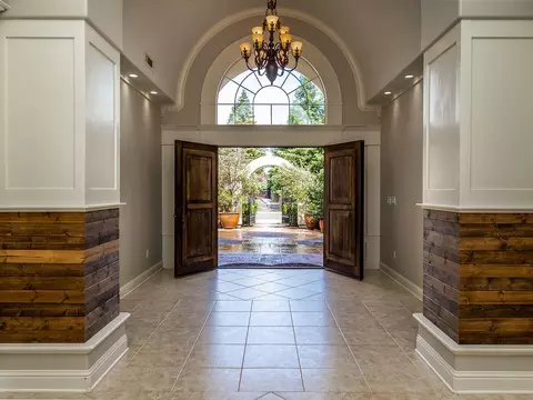 2575 Templeton Dr, Redding, CA 96002 photo 5