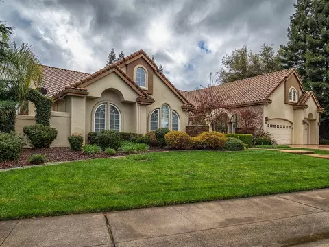 2575 Templeton Dr, Redding, CA 96002 photo 1