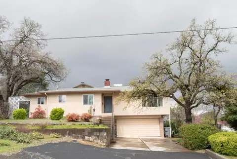 1550 Mesa St, Redding, CA 96001 photo 1