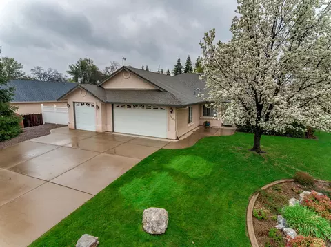 4493 Quinton Dr, Redding, CA 96001 photo 4