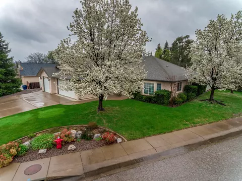 4493 Quinton Dr, Redding, CA 96001 photo 3
