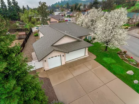 4493 Quinton Dr, Redding, CA 96001 photo 7