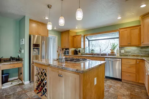 16185 Plateau Cir, Redding, CA 96001 photo 15