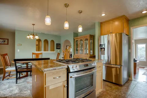 16185 Plateau Cir, Redding, CA 96001 photo 16