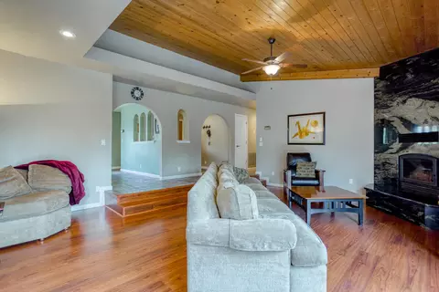 16185 Plateau Cir, Redding, CA 96001 photo 8