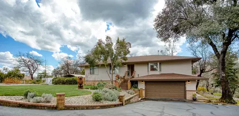 16185 Plateau Cir, Redding, CA 96001 photo 1