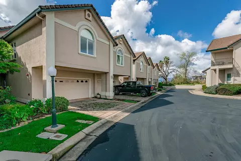 865 Cherryhill Trl, Redding, CA 96003 photo 2