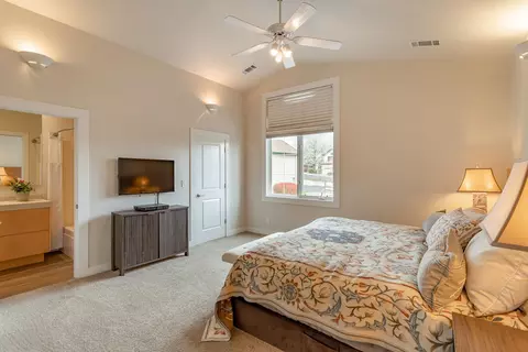 865 Cherryhill Trl, Redding, CA 96003 photo 11