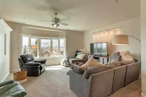 865 Cherryhill Trl, Redding, CA 96003 photo 12