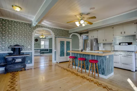 930 Lewiston Rd, Lewiston, CA 96052 photo 10