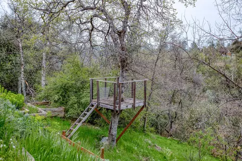 3765 Wasatch Dr, Redding, CA 96001 photo 5