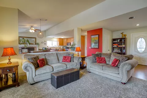 3765 Wasatch Dr, Redding, CA 96001 photo 4