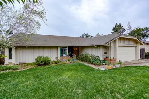 3765 Wasatch Dr, Redding, CA 96001 photo 2