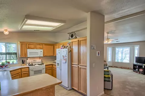 33 Ortega Ct, Redding, CA 96003 photo 5
