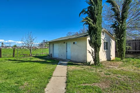 33 Ortega Ct, Redding, CA 96003 photo 4