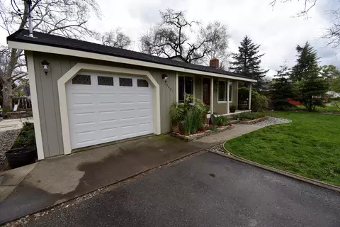 5401 Elm Ln, Redding, CA 96001 photo 1
