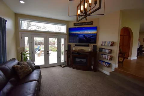 5401 Elm Ln, Redding, CA 96001 photo 3