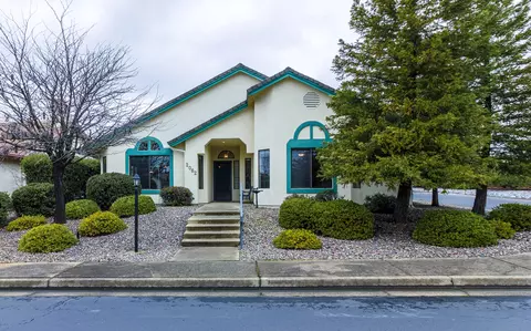 2062 Vineyard Trl, Redding, CA 96003 photo 1
