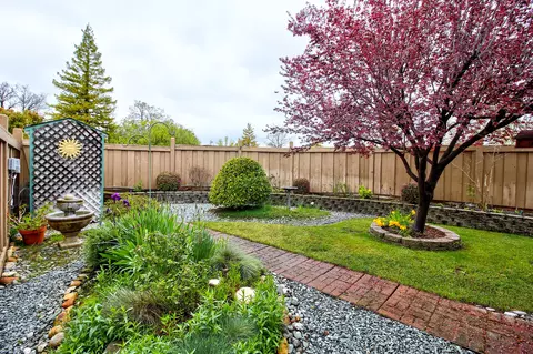 2062 Vineyard Trl, Redding, CA 96003 photo 24
