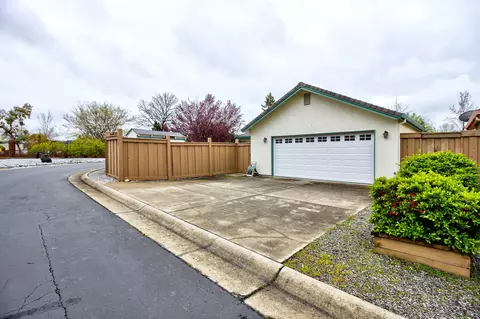 2062 Vineyard Trl, Redding, CA 96003 photo 26