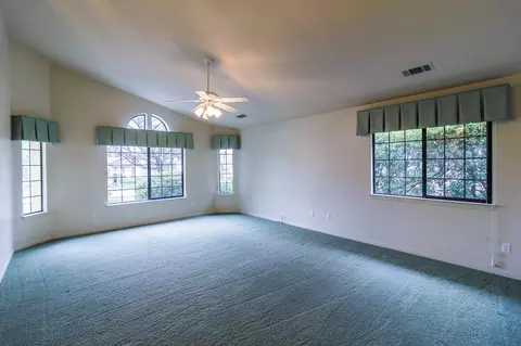 2062 Vineyard Trl, Redding, CA 96003 photo 4