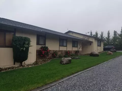 15517 Middletown Park Dr, Redding, CA 96001 photo 1
