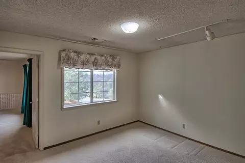 3440 Summit Dr, Redding, CA 96001 photo 25