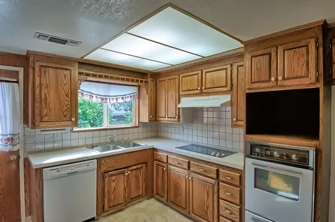 3440 Summit Dr, Redding, CA 96001 photo 15
