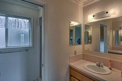 3440 Summit Dr, Redding, CA 96001 photo 37