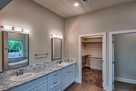 4011 Meander Dr, Redding, CA 96001 photo 4