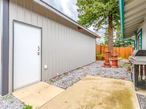 3577 Adams Ln, Redding, CA 96002 photo 18