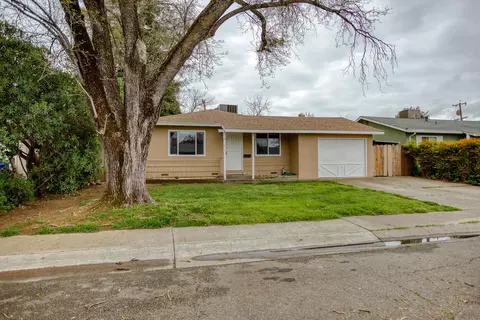 1615 Carmel Way, Red Bluff, CA 96080 photo 1