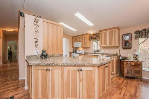 14370 Wintu Way, Redding, CA 96003 photo 10