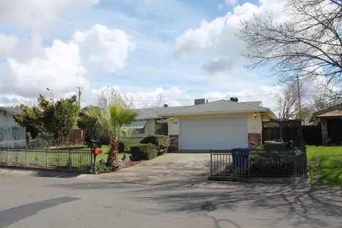 6713 Southgate Dr, Redding, CA 96001 photo 1