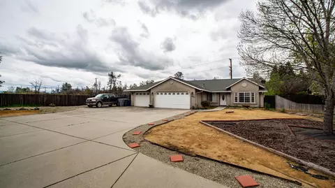 4099 Saffron Way, Redding, CA 96002 photo 3
