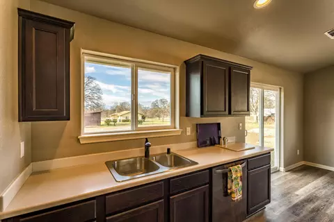 2584 Old Oregon Trl, Redding, CA 96002 photo 7