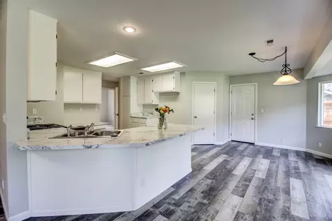3234 Harlan Dr, Redding, CA 96003 photo 4