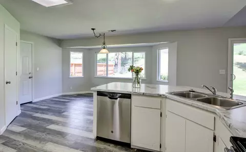 3234 Harlan Dr, Redding, CA 96003 photo 9