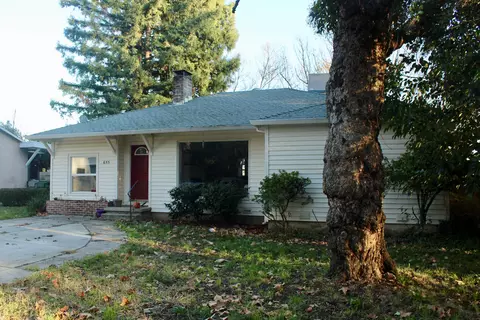 655 Loma St, Redding, CA 96003 photo 2