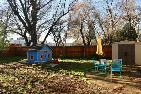 655 Loma St, Redding, CA 96003 photo 23