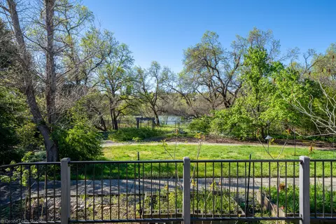 3299 Lake Redding Dr, Redding, CA 96003 photo 33