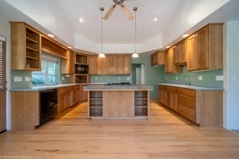 3299 Lake Redding Dr, Redding, CA 96003 photo 12