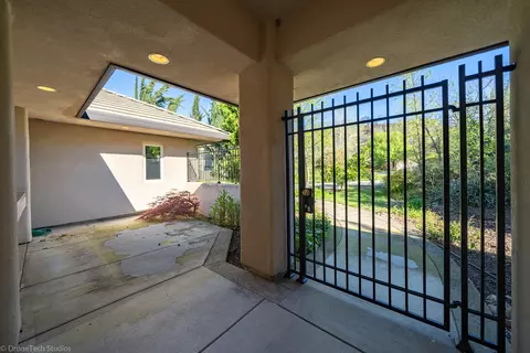 3299 Lake Redding Dr, Redding, CA 96003 photo 6