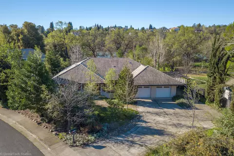 3299 Lake Redding Dr, Redding, CA 96003 photo 1