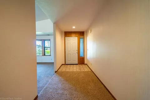 2891 Amethyst Way, Redding, CA 96003 photo 4
