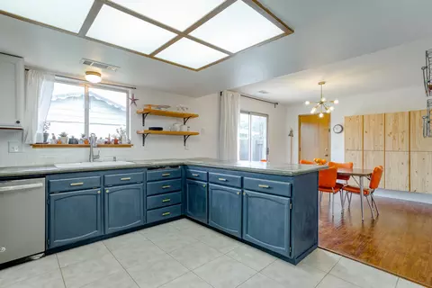 1011 Goodview Way, Redding, CA 96003 photo 6