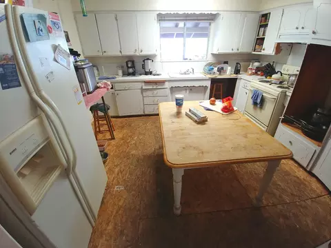1015 Lorraine Dr, Redding, CA 96002 photo 4