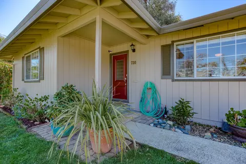 720 Lakeview Dr, Redding, CA 96001 photo 23