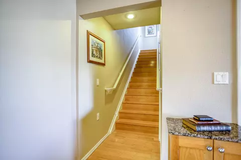 720 Lakeview Dr, Redding, CA 96001 photo 9